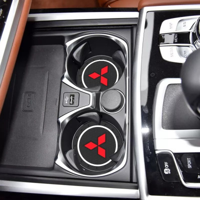 Антиковзкий килимок у підсклянники Mitsubishi (Мітсубіші)
