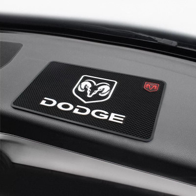Антиковзкий килимок на панель авто Dodge (Додж)