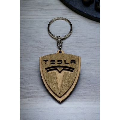 Брелок з дерева Tesla