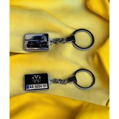 Брелок автомобільний з логотипом Volkswagen та фото (Двосторонній)