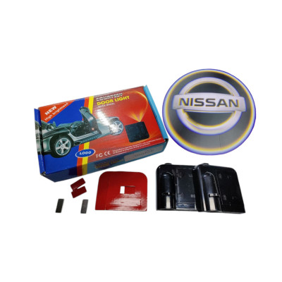 Лазерне підсвічування на дверях автомобіля з логотипом Nissan