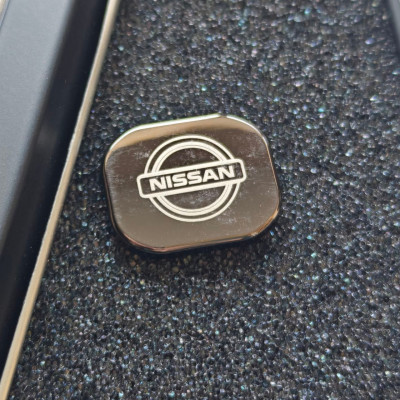 Флешка з логотипом авто Nissan, 32 ГБ, уцінка, потертість