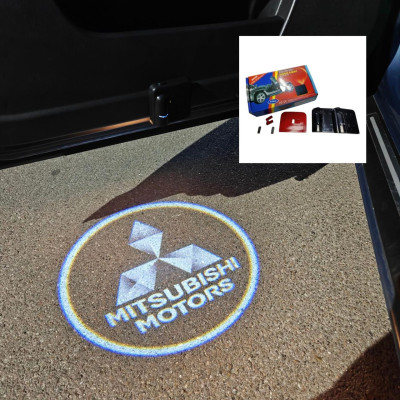 Світлодіодне підсвічування на дверях автомобіля з логотипом Mitsubishi білий