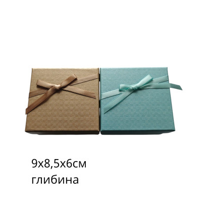 Подарункова упаковка з кришкою
