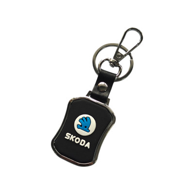 Брелок з логотипом авто Skoda, карабін та кільце, металевий софт тач