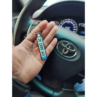 Брелок VIP госс. номер TOYOTA (Двухсторонний VIP Black), брелок с логотипом Тойота