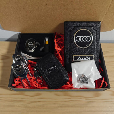 Комплект Audi, обкладинка, заглушки, ковпачки, ароматизатор, ключниця