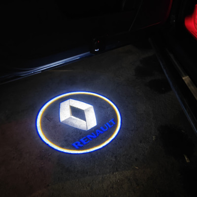 Світлодіодне підсвічування на дверях автомобіля з логотипом Renault
