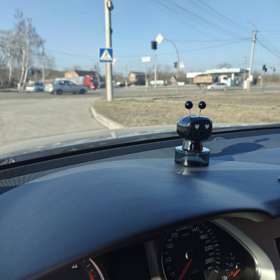 Автоматичний ароматизатор робот на панель авто, чорний
